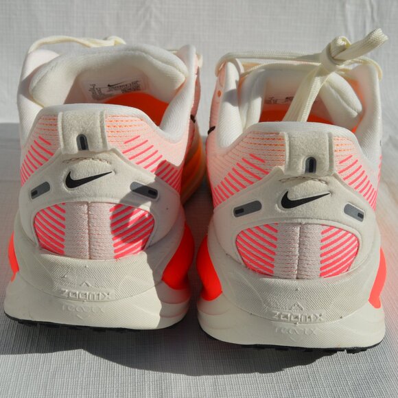 Nike Women's Vomero 18 Size W 7 and M 5.5 (New) - Picture 6 of 13